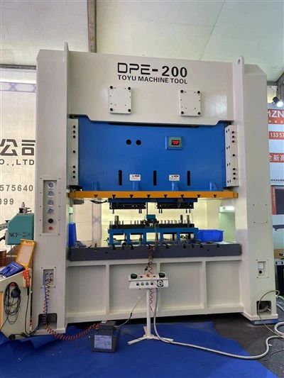 Máquina estampadora para chapa